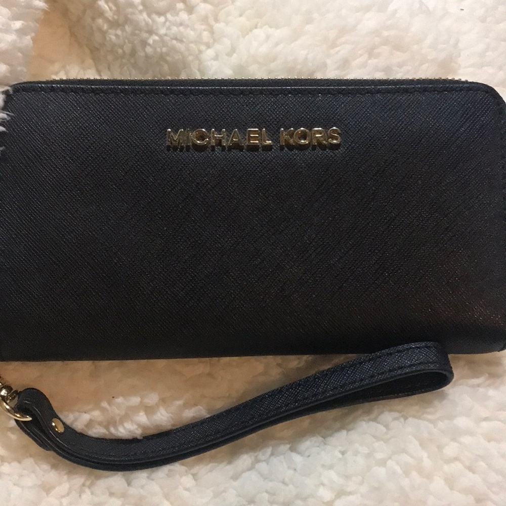 Michael Kors Black Wristlet Wallet LIKE-NEW